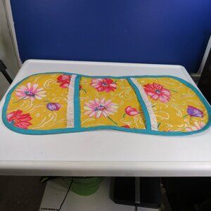 Floral Double Pot Holder with Hand Pockets